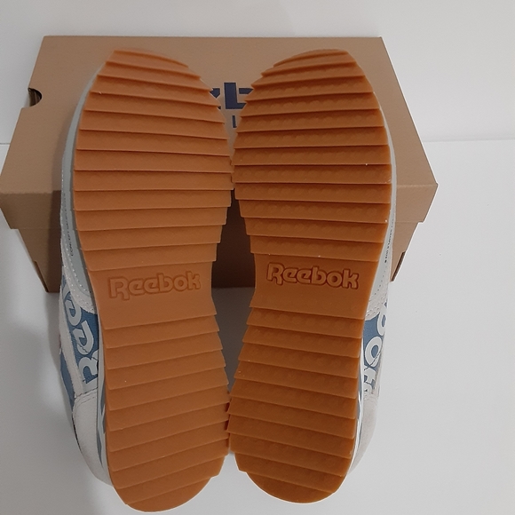 Super Cute! Reebok Classic Womens Shoes - Picture 8 of 8